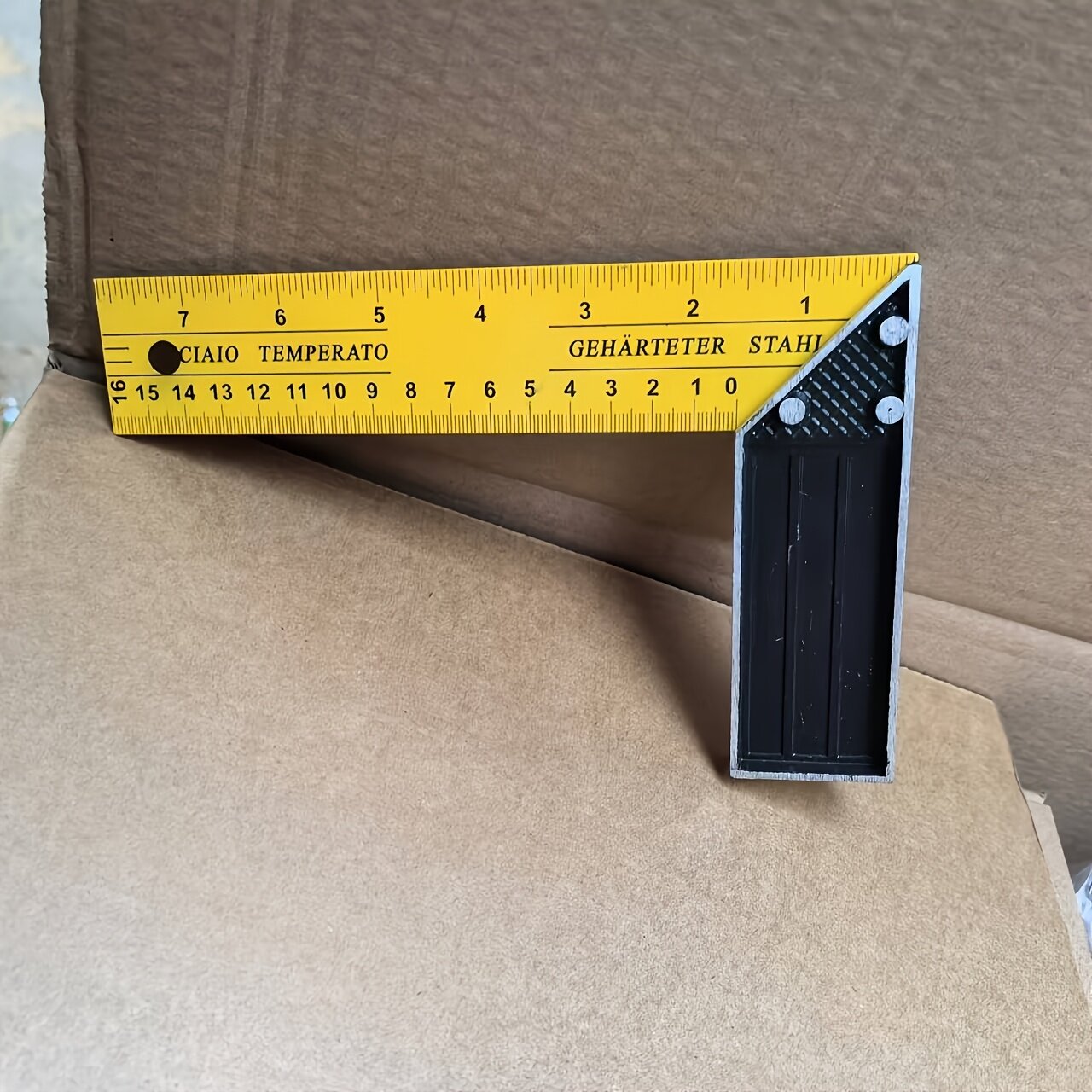 Многофункциональный металлический угольник 90 градусов с эргономичной ручкой для столярных и инженерных работ, цвет 200