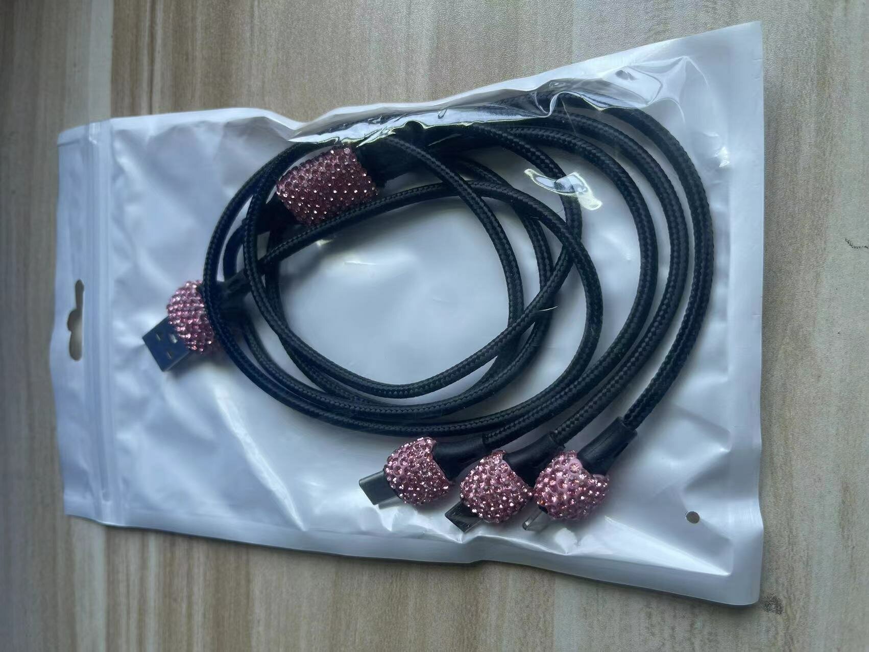 Розовый USB Кабель для Устройств Android и iOS, Прочный Плетеный Материал, Длина 1 Метр