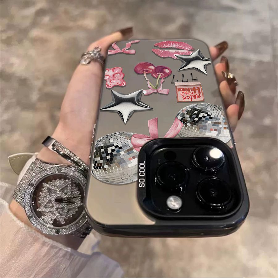 Чехол на Айфон 16 / iPhone 16 чёрный Ретро-сладкая коллаж