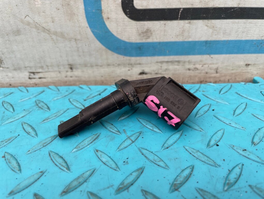 Датчик abs Audi A8 2006 D3 BPK 3.2 OEM 4E0927803D