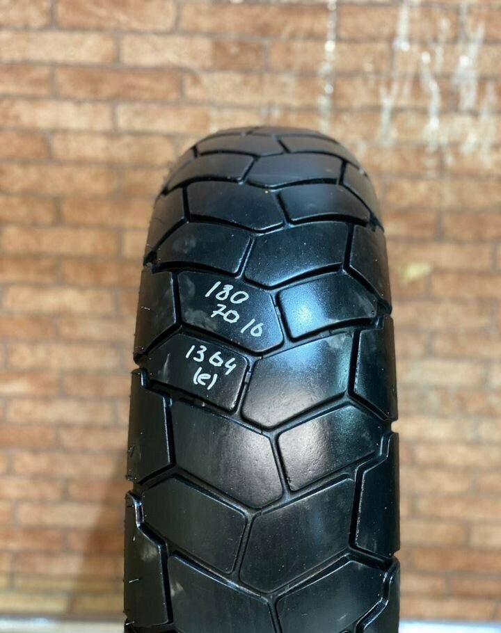 180/70 R16 Dunlop Harley-Davidson D429 No1364
