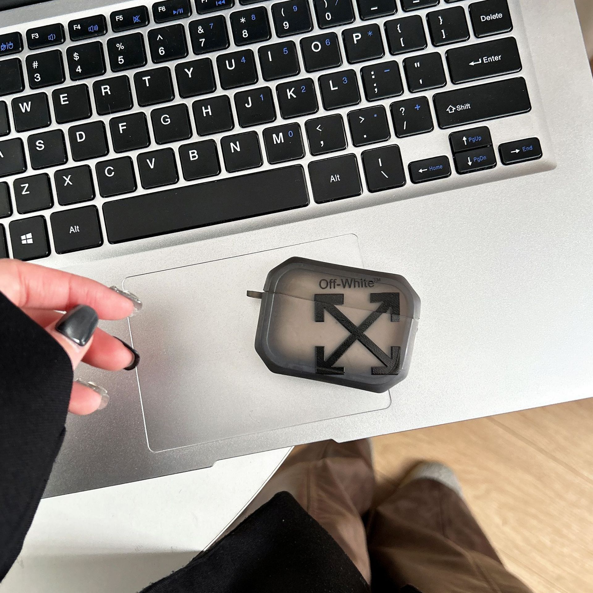 Новый силиконовый противоударный чехол для AirPods 4 и AirPods Pro 2 (Apple), в стиле Ван-Пис.