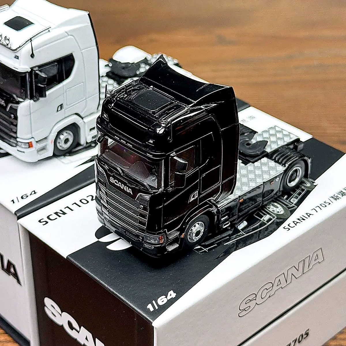 Модель грузовика Scania 770 (1:64) Masdi высокоточный металлический коллекционный автомобиль с прицепом