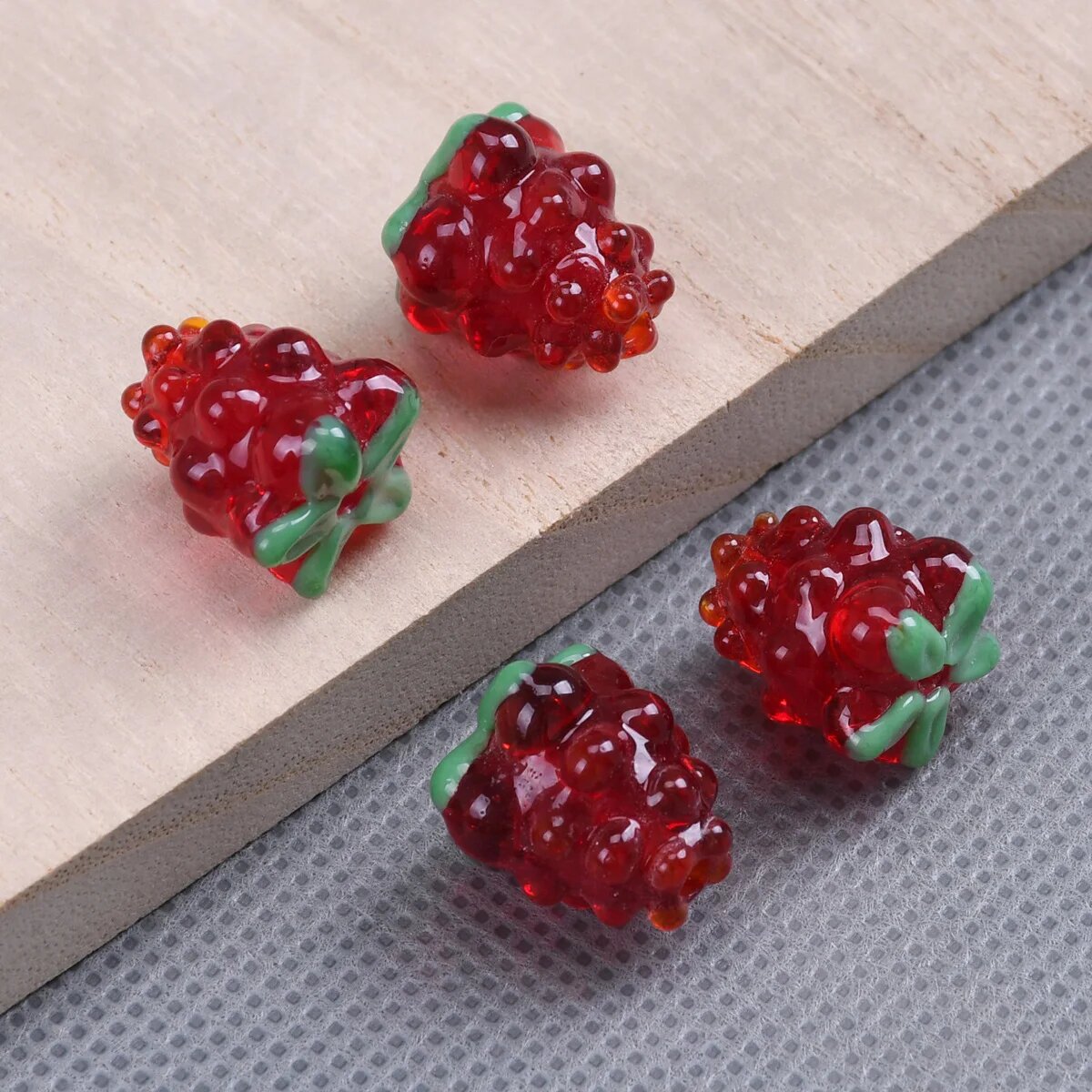 Бусины из стекла Siancolary, виноград, 14х12 мм, 2 шт. Бордовый, Deep Red