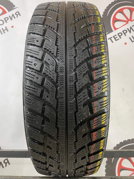 Зимние шины шипованные Kumho I'Zen RV Stud KC16 235/60 R18 40% износ