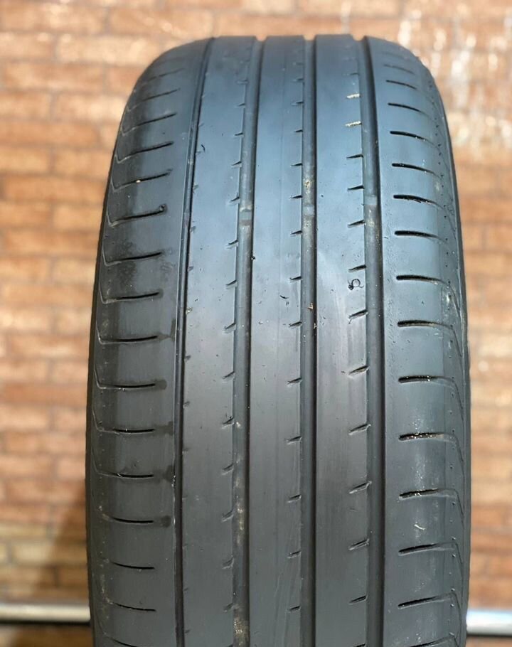 Yokohama Advan Sport V105 245/50 R19