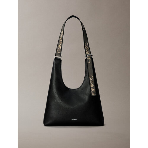 Сумка хобо CALVIN KLEIN Webbing Adj Strap Large Shoulder Bag, фактура зернистая, черный