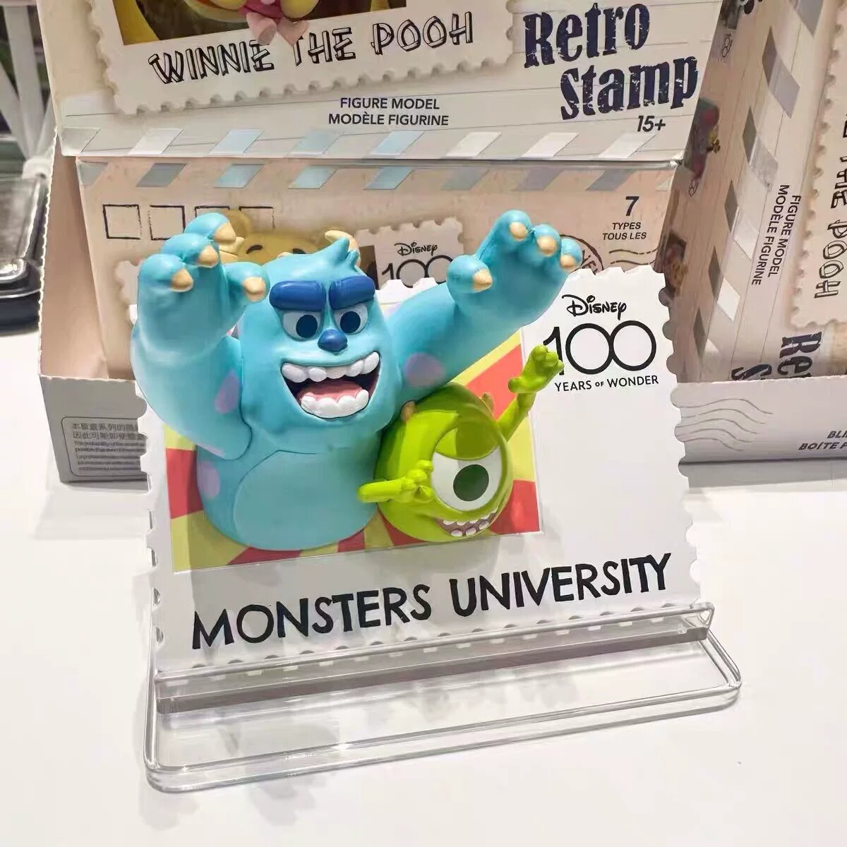 Магнит Miniso Disney 100-летие, серия ретро-марок, Сулли и Майк, коробка открыта, пакет запечатан