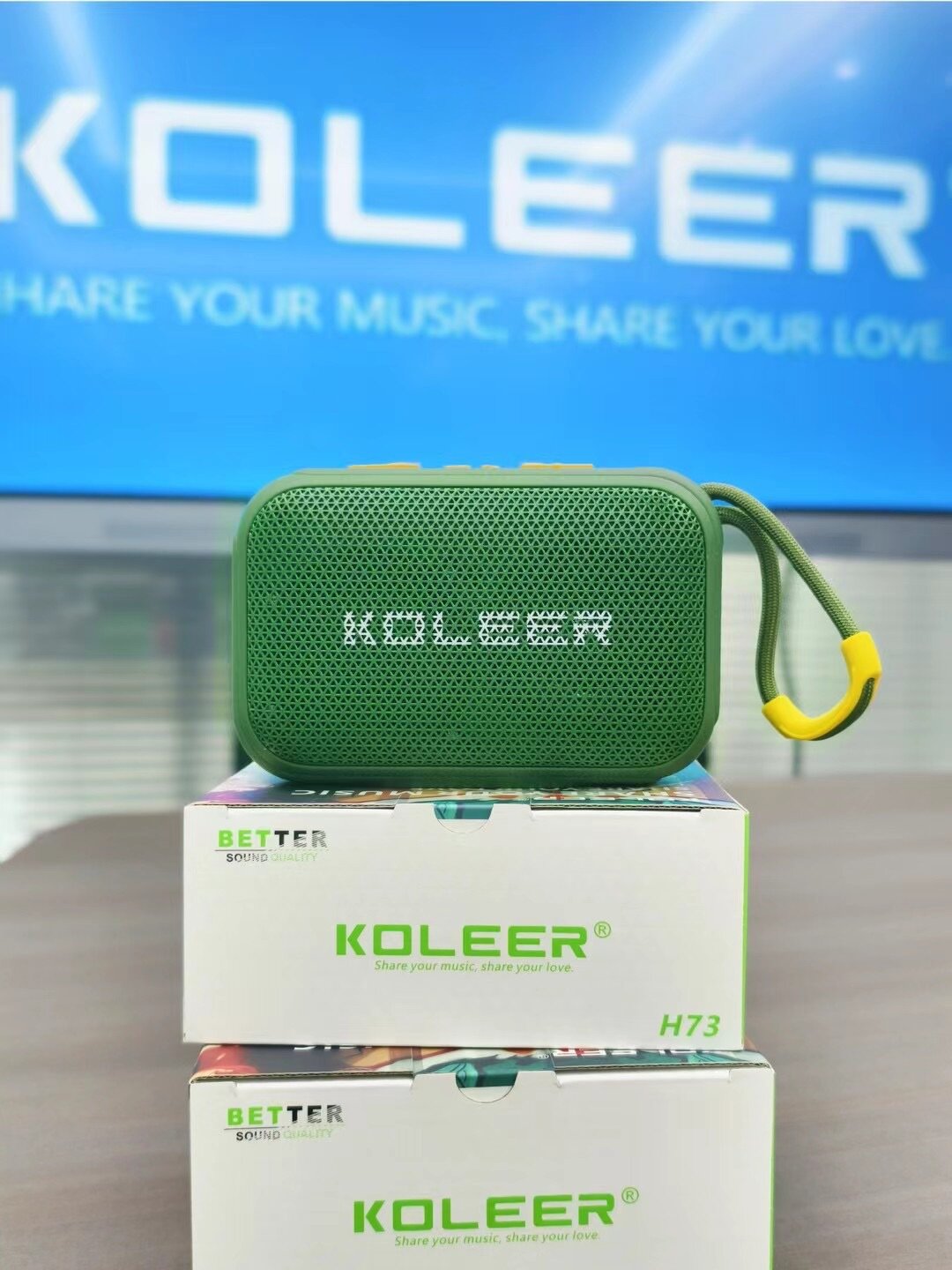 Зеленая портативная Bluetooth колонка H73 с ремешком, беспроводная мини колонка с SD-картой для стола, подарок