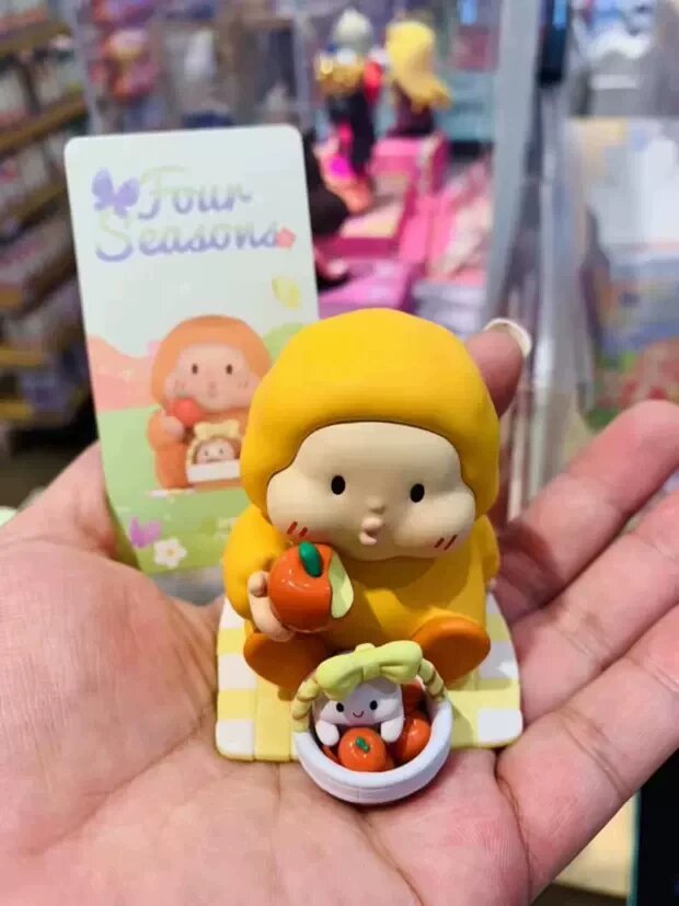 Минисо MINISO DOMI Четыре Времена Бокс-Сюрприз Милая Фигурка Декор Пикник 1 ШТ Коллекционная Игрушка Подарок