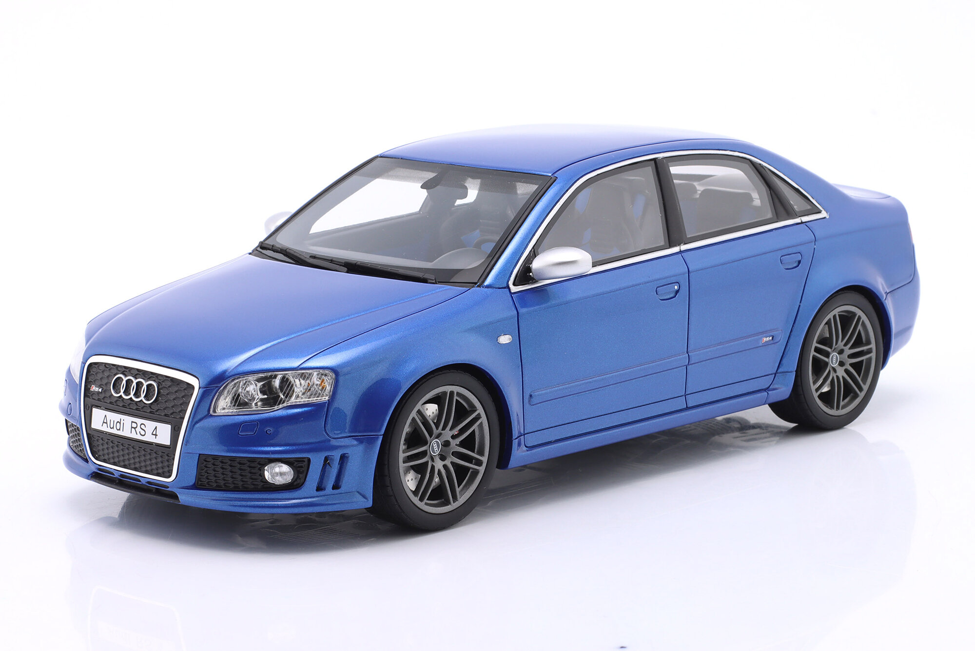 Audi RS4 B7 saloon 2007 bluemetallic limited edition 2000 pcs / ауди RS4 B7 салун синий металлик лимитированная серия шт