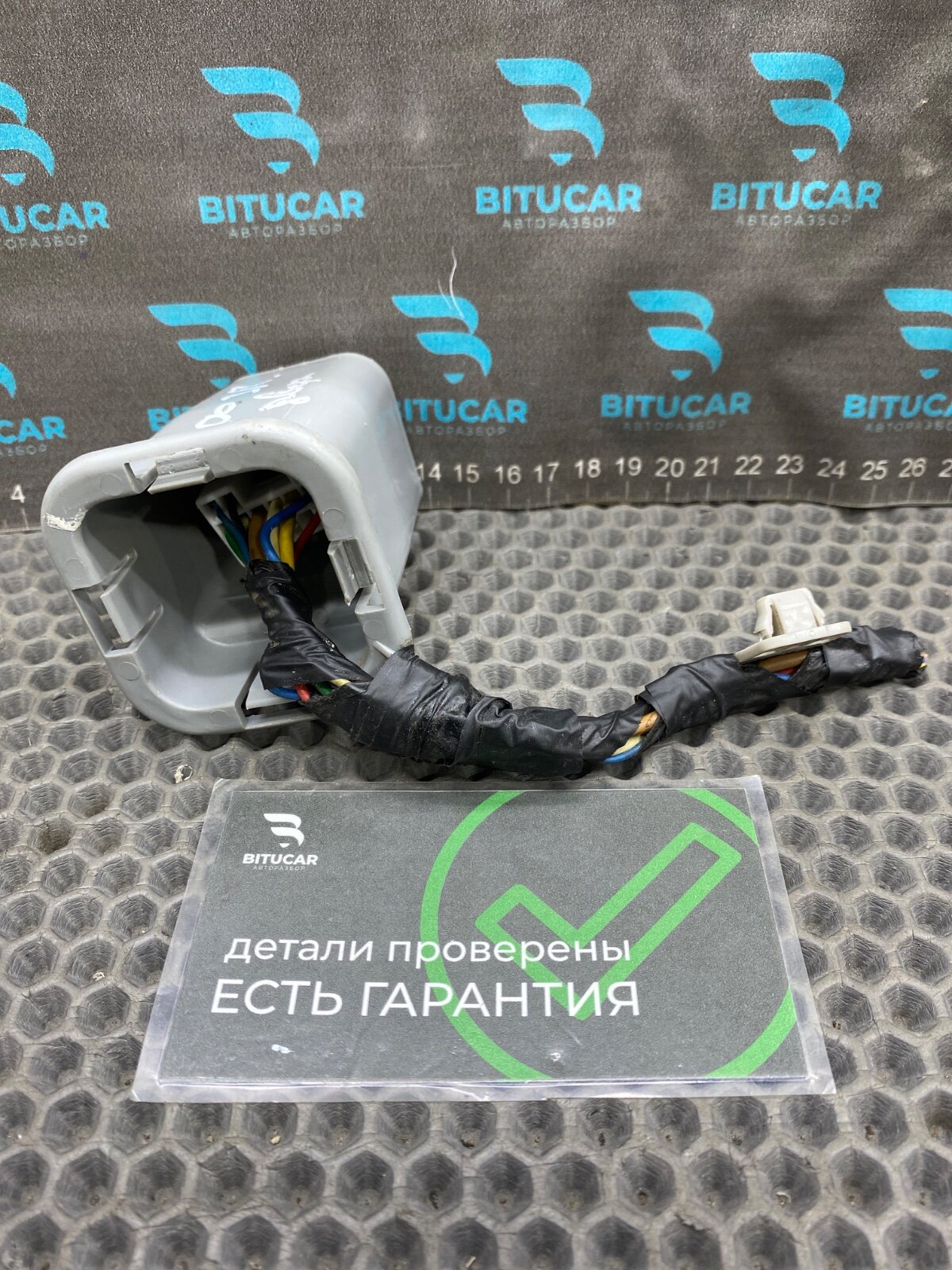 Фишка задней правой двери. Kia Cerato, 2 2009 г. Седан