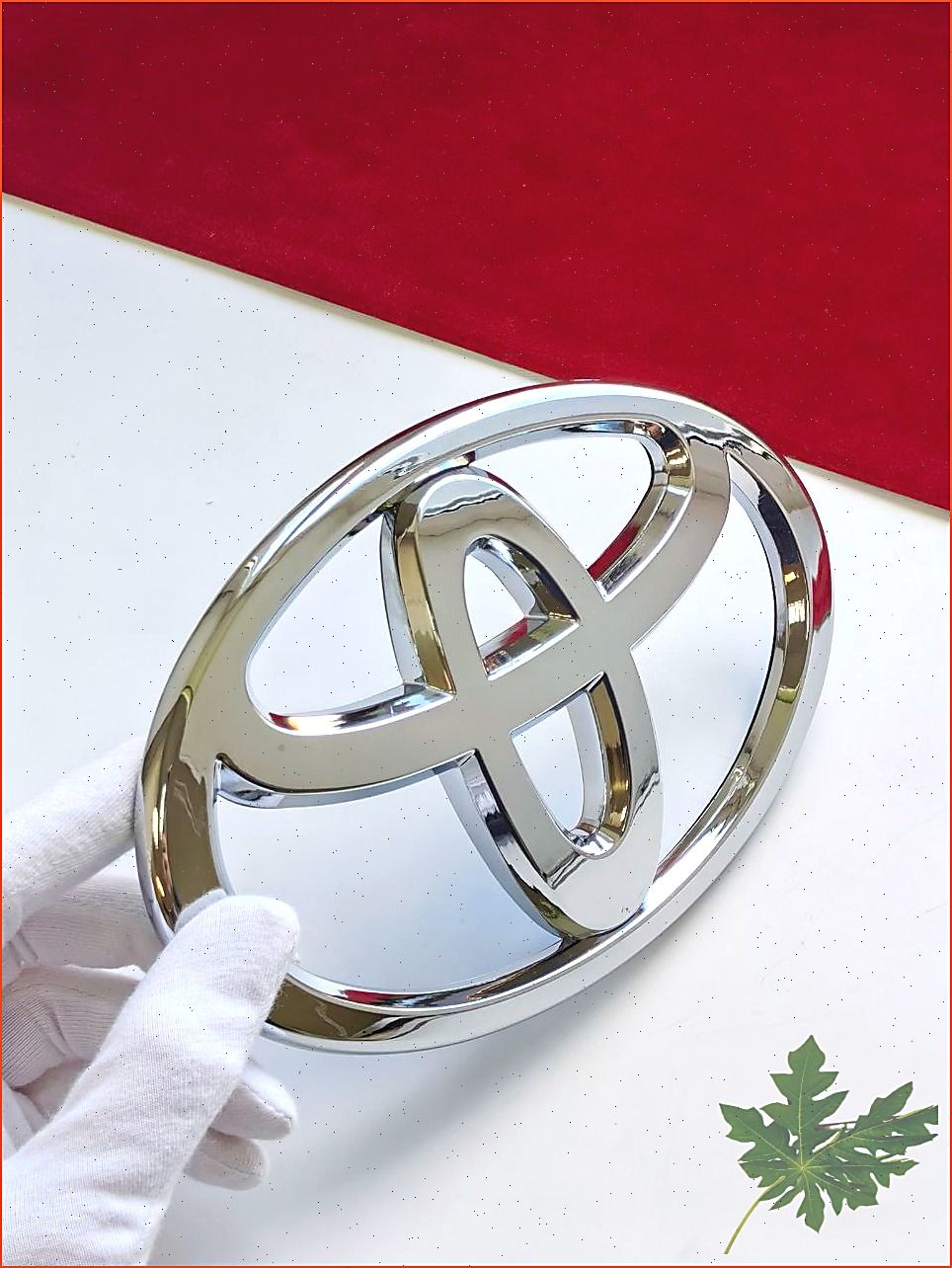 Эмблема Toyota 170 мм, значок Тойота (1 шт.)