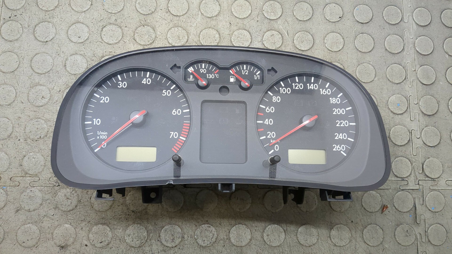 Приборная панель Volkswagen Golf 4 Б/У