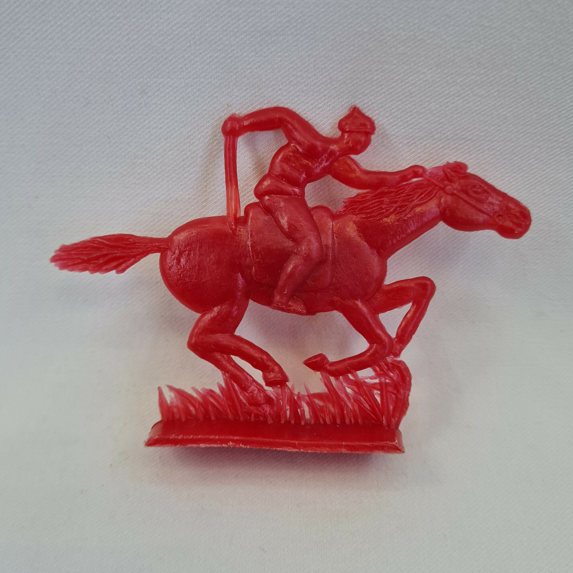 Игрушка всадник на лошади винтажная СССР. Красноармеец с шашкой на коне и подставке