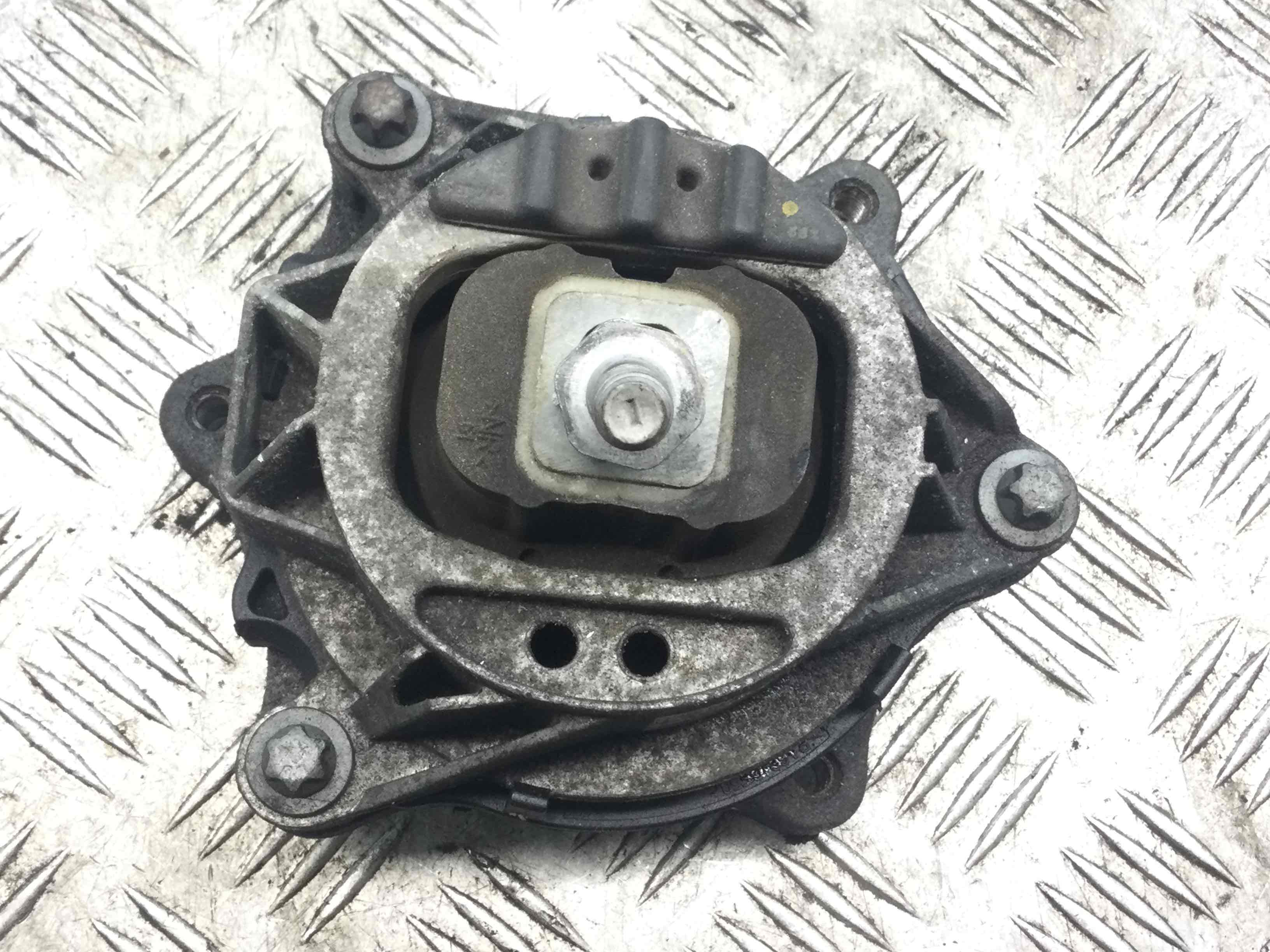 Б/У Подушка крепления двигателя BMW 3-Series 3-Series F30/F31/GT F34 6 поколение (2012–2016) 2016 г.