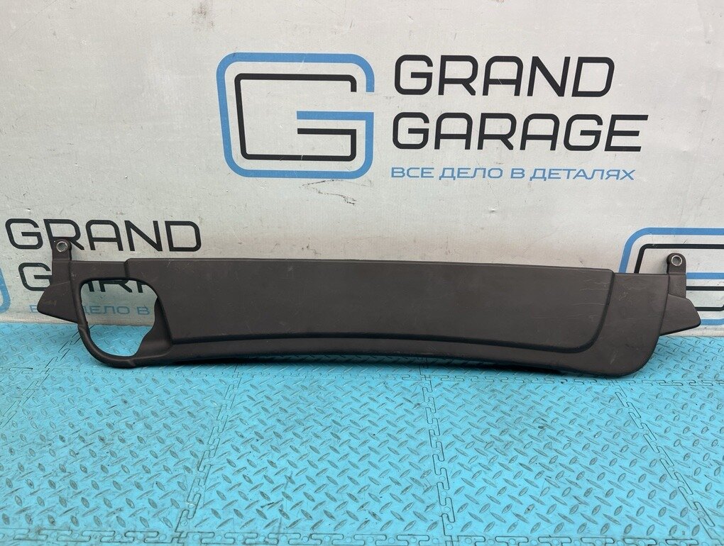 Накладка подкапотная BMW 5-Series 2009 E60 N47D20C 2.0 OEM 11147803340