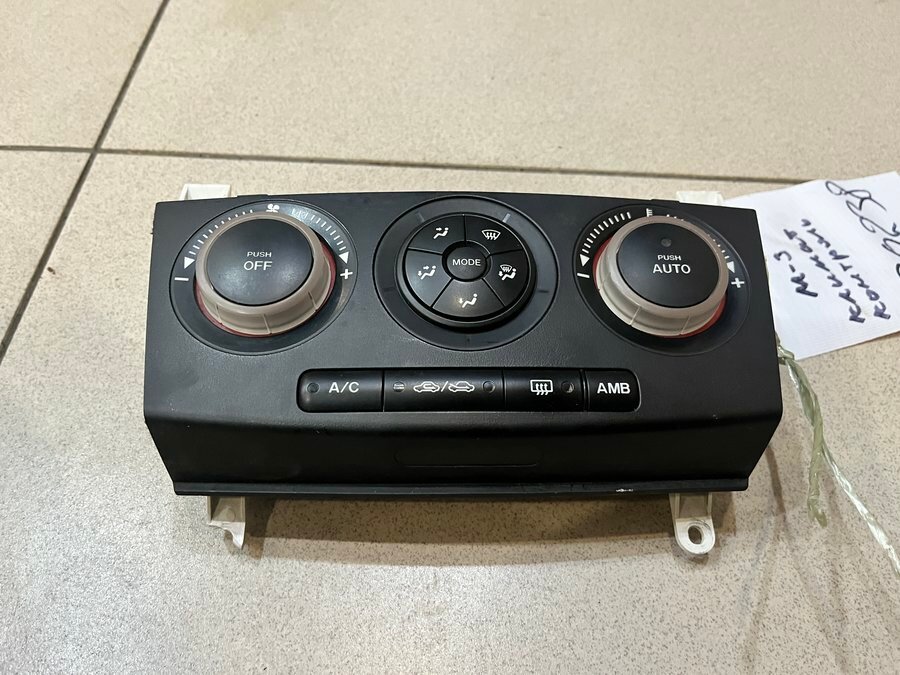 Блок управления климатической установкой от Mazda 3 bk 2003-2009