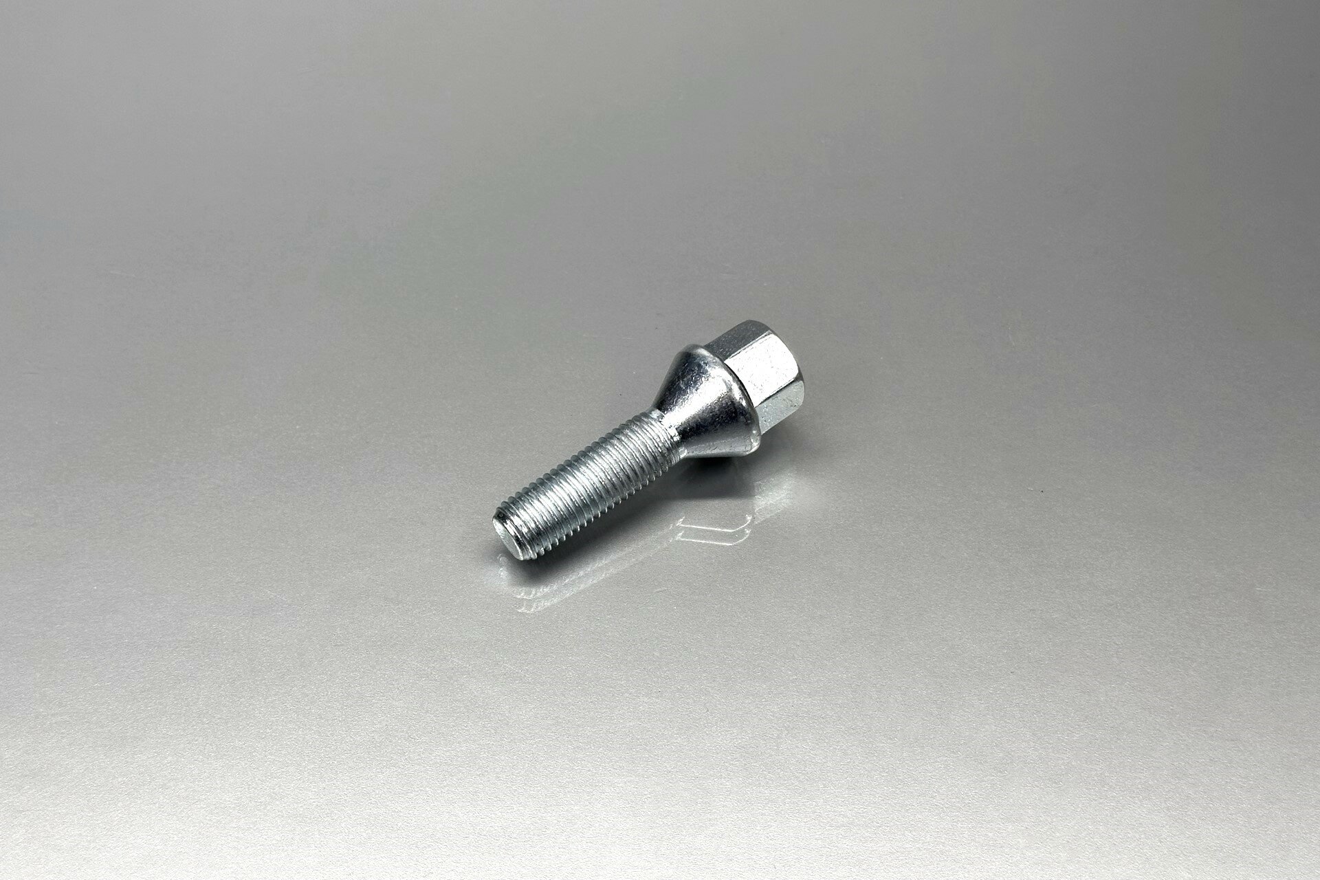 Starleks колесный болт M12×1,5, резьба 35 мм, конус, ключ 17 мм, C17A35