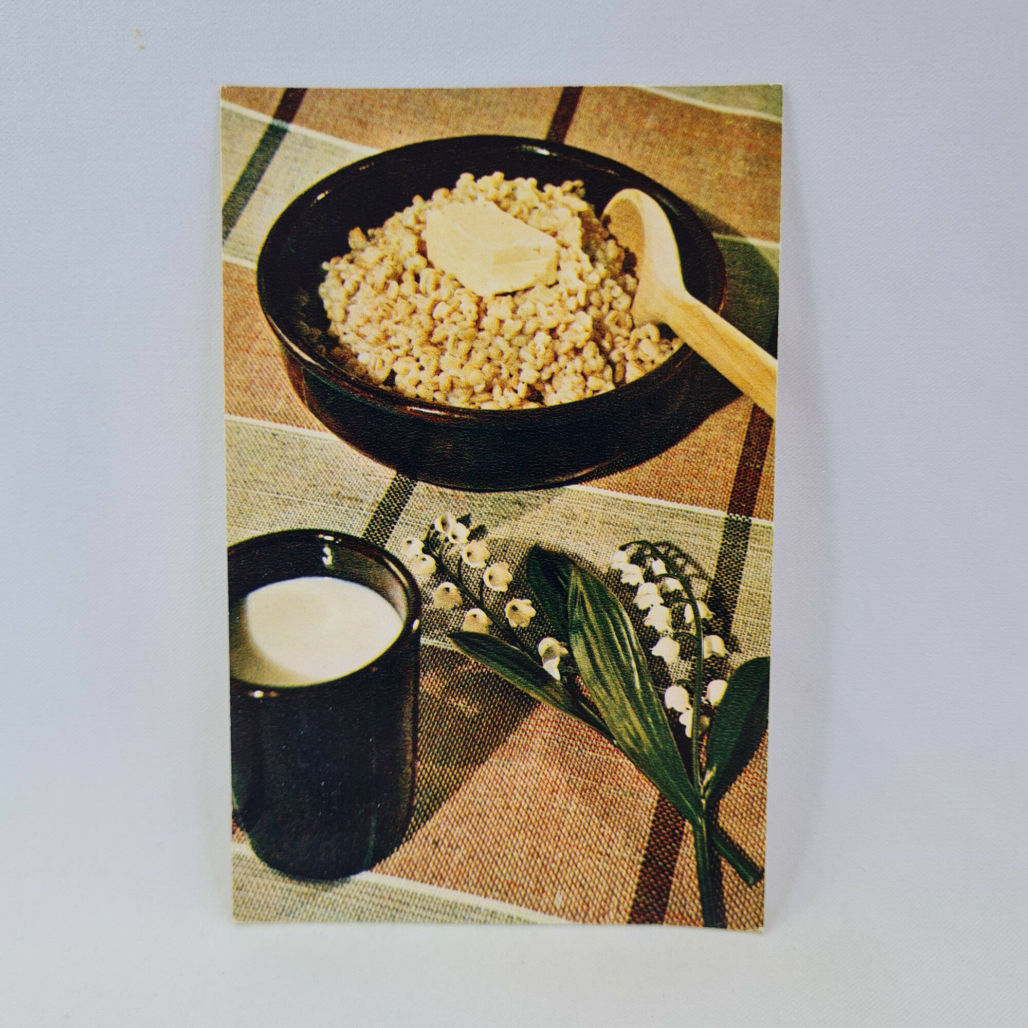 Открытка советская СССР. Эстонская кухня, перловая каша с маслом и молоком. Рецепт, винтаж