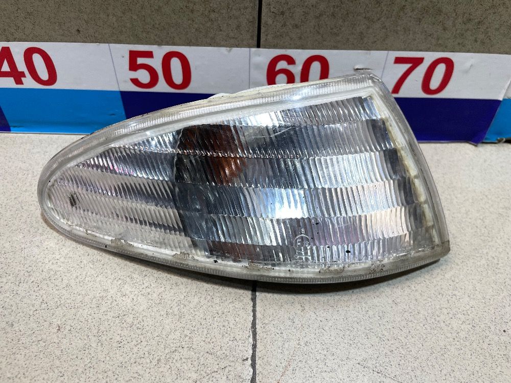 Указатель поворота правый Ford Mondeo I