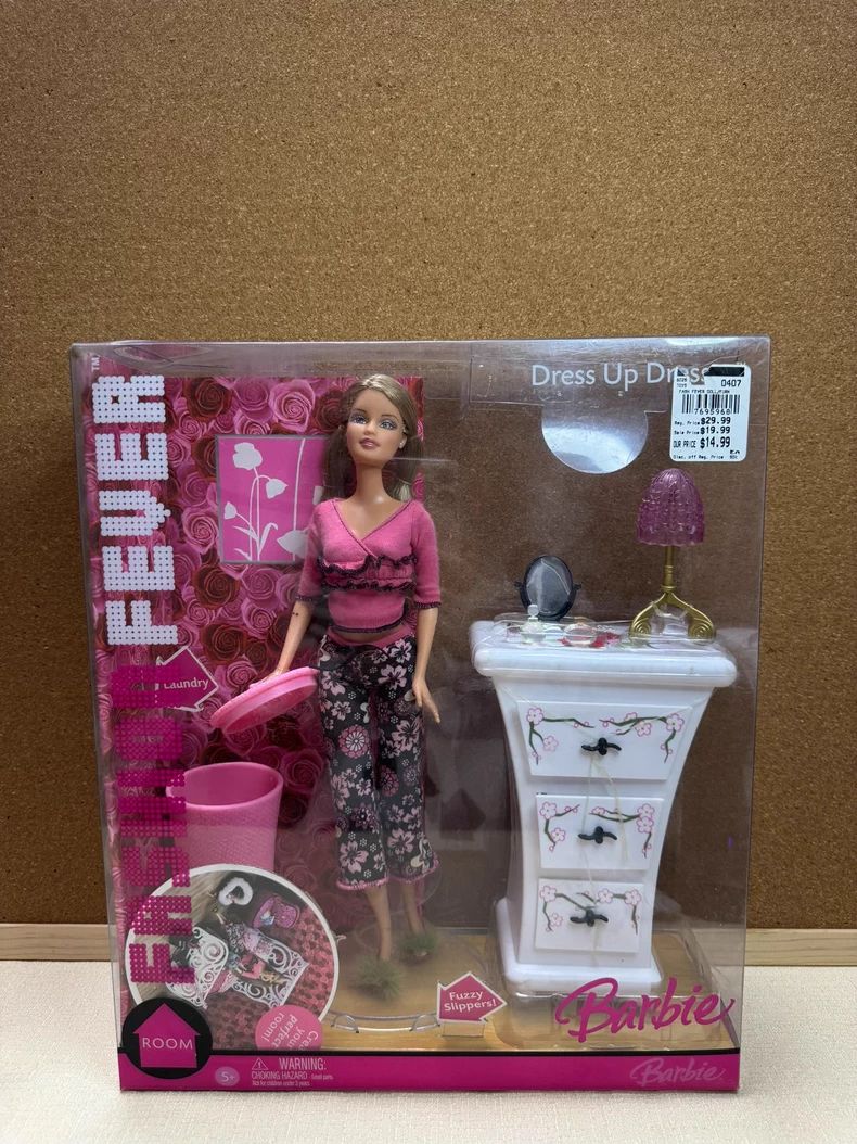 Barbie,2005 Fashion Frenzy Туалетный столик Барби
