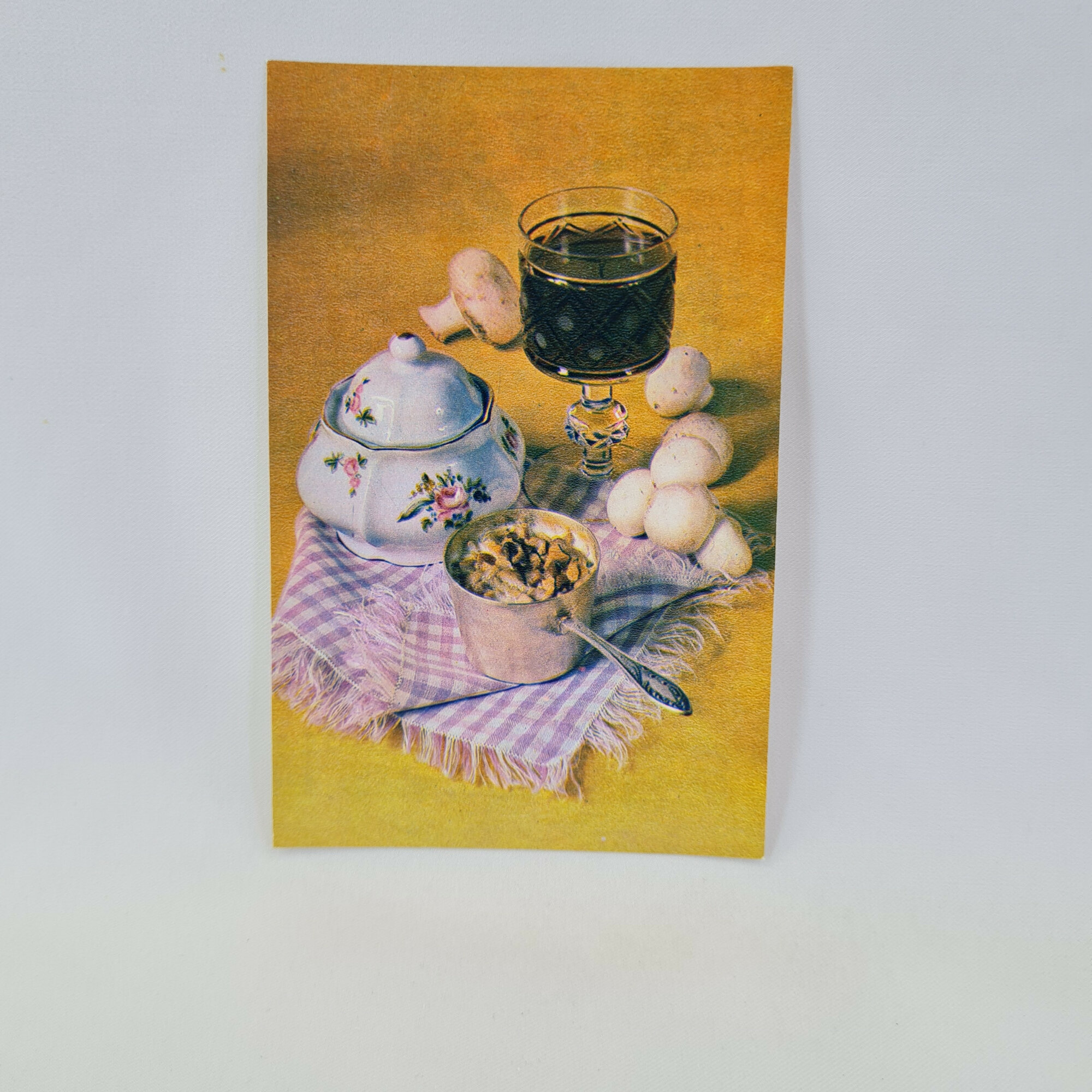 Открытка советская СССР. Кулинария, шампиньоны в сметанном соусе, сервировка. Винтаж