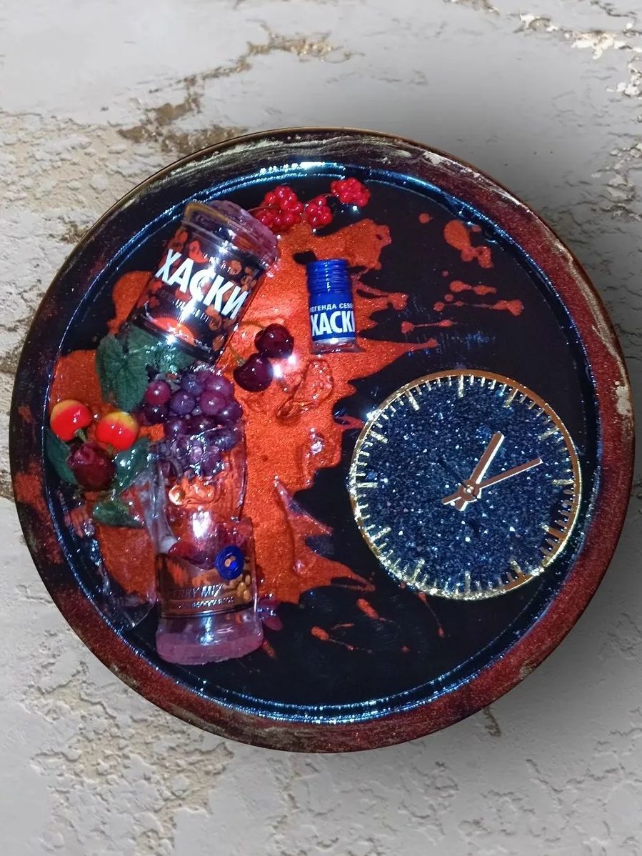 Настенные часы-арт-объект "Хаски" эксклюзивная Resin Art композиция 40 см. С внутренней подсветкой
