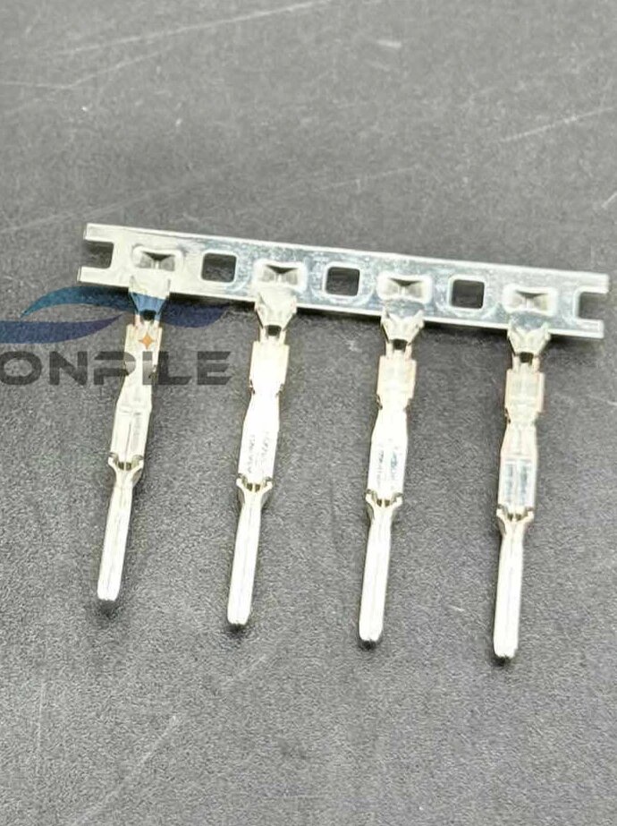 Разъем заднего фонаря Ford Mondeo, 4 контакта, 4pcs male pin
