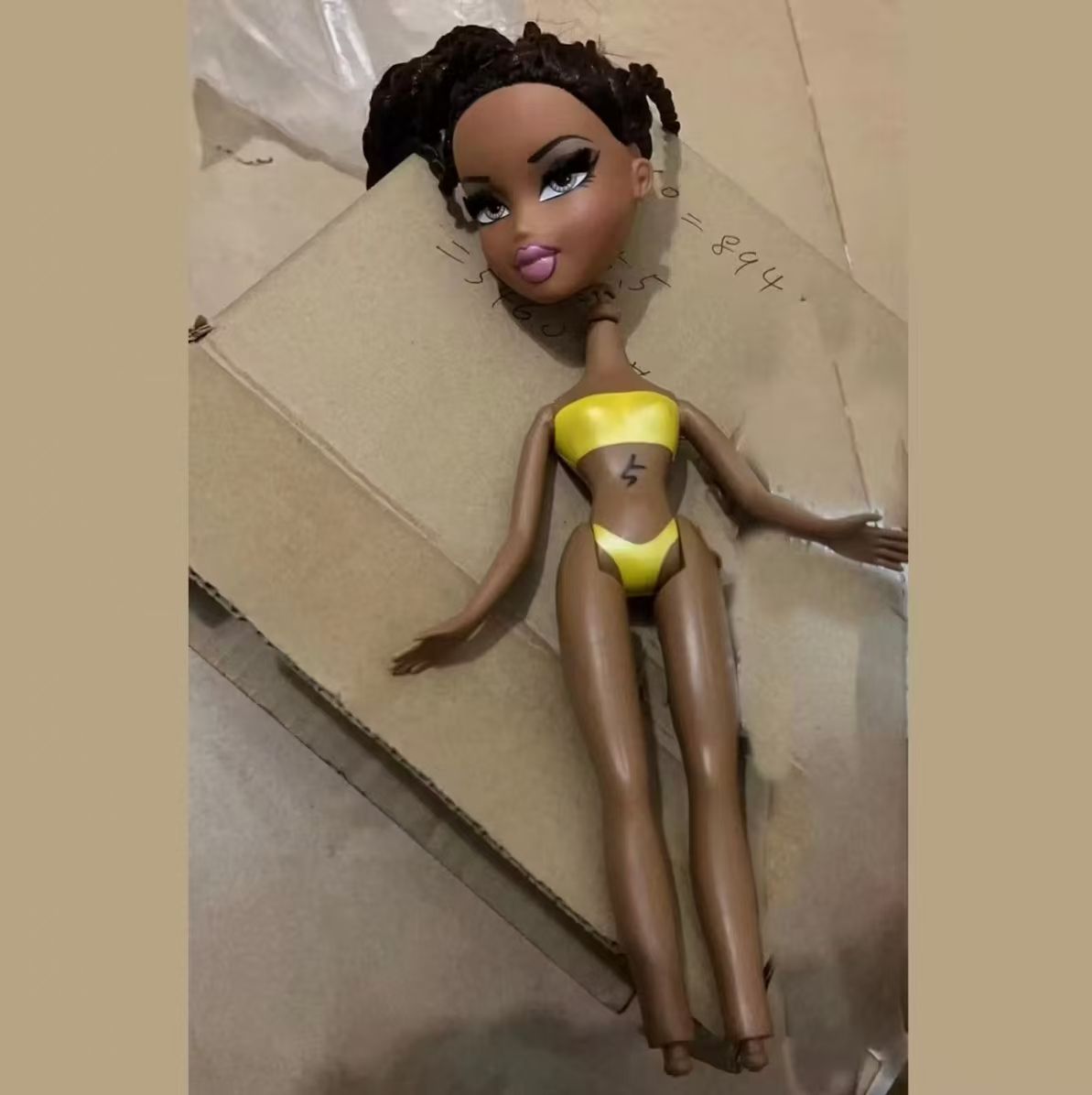 Кукла Братц (Bratz) без коробки, персонаж на выбор (несколько вариантов), крупная голова, для коллекции и перепрошивки (кастом), винтаж/ретро