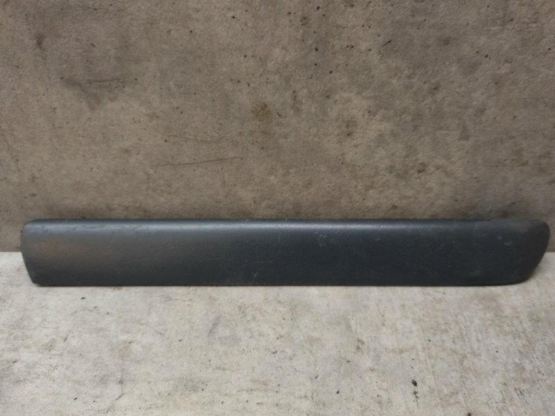 Накладка BMW 3 E46 8208448