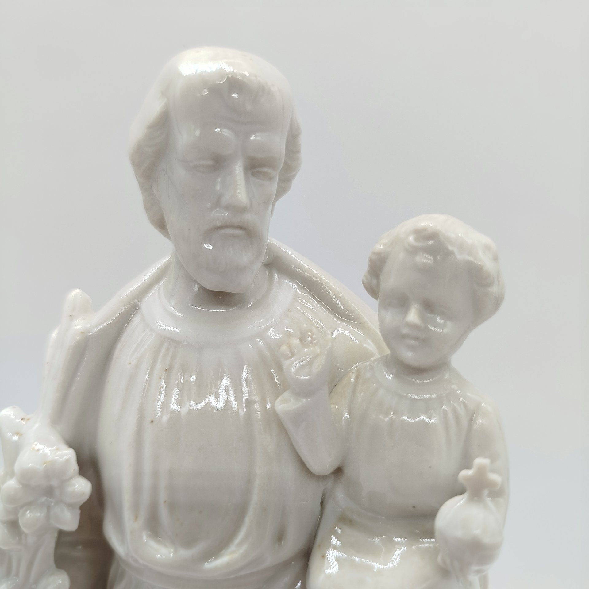 Статуэтка "Святой Иосиф с младенцем Иисусом", фарфор, Западная Европа, 1970-1990 гг.