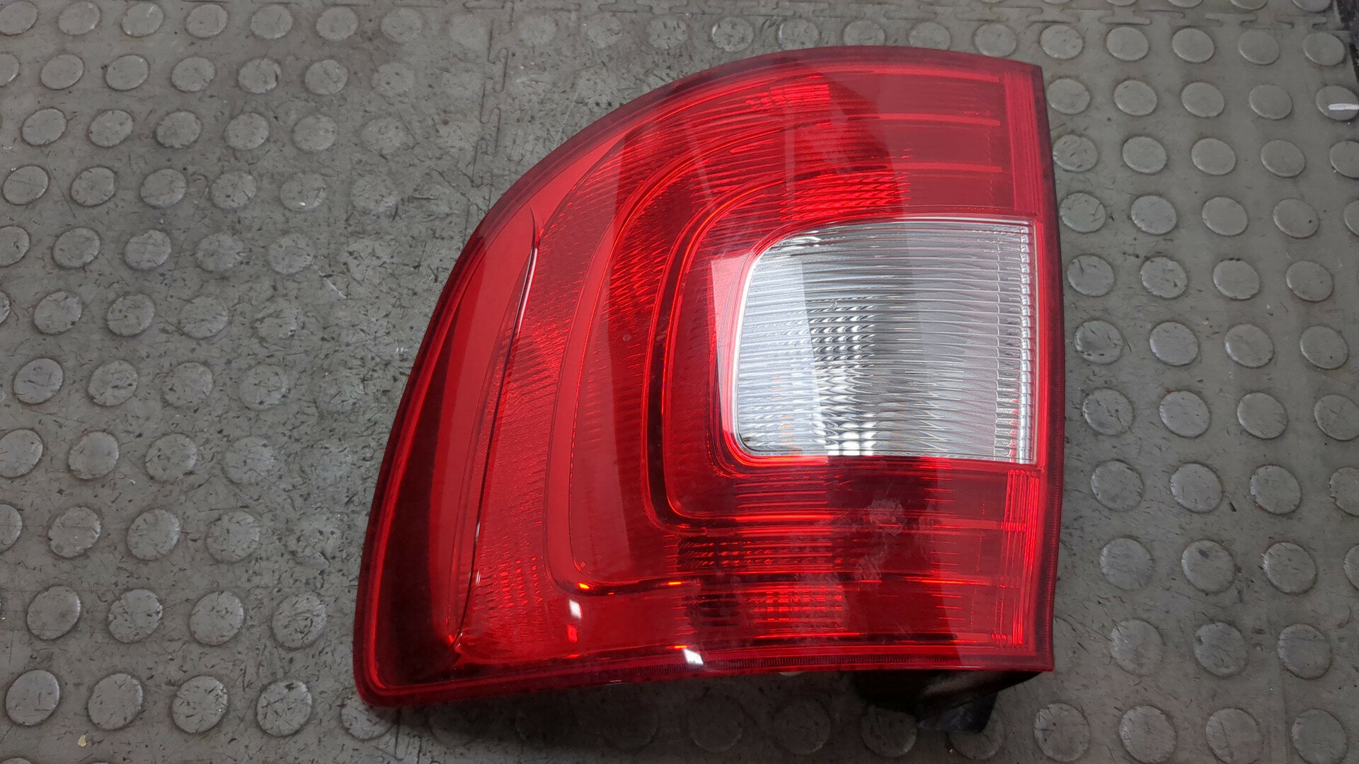 Фонарь (задний) правый Skoda SuperB Б/У