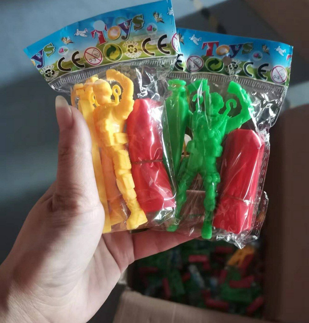 Игрушка парашют для детей с фигуркой солдата ручной бросок подходит для мальчиков и девочек разного возраста подарок на день рождения