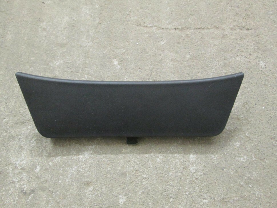 Накладка 969120024R Renault Megane 3 2009> б/у