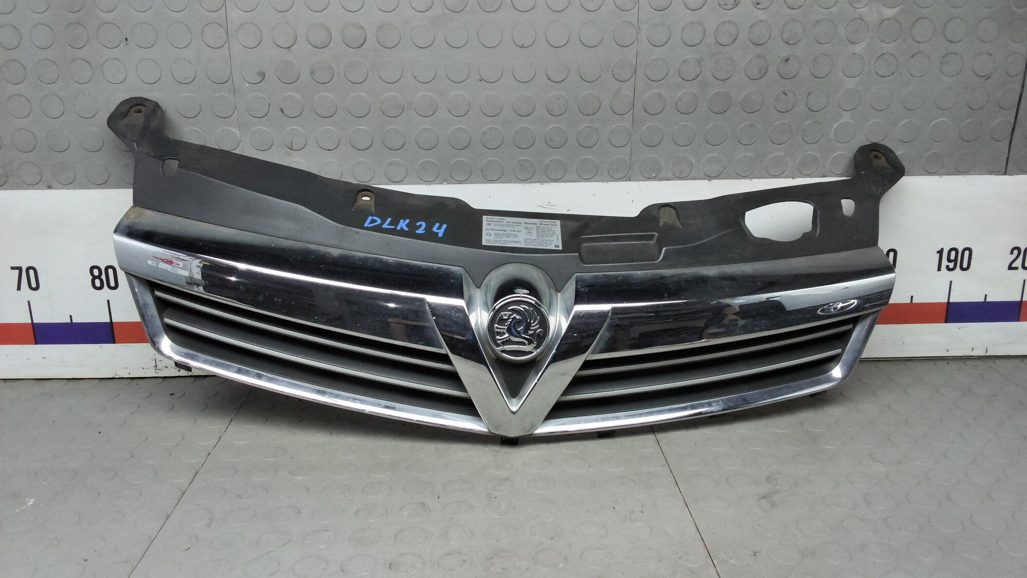 Решетка радиатора OPEL ASTRA H