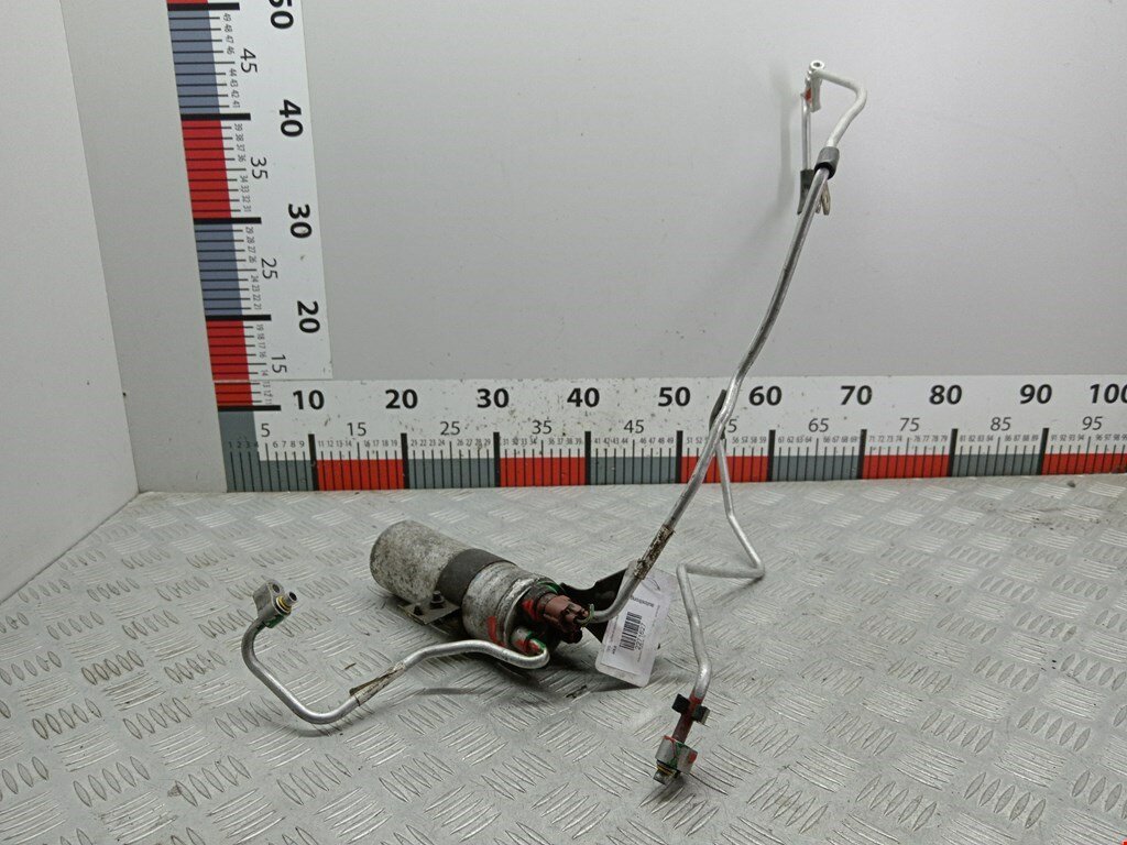 Трубка кондиционера Mitsubishi Carisma MR460266 арт. 2271627