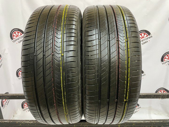 Комплект (2 шт) летних БУ шин Kumho Majesty 9 Solus TA91 215/50 R17 15% износ