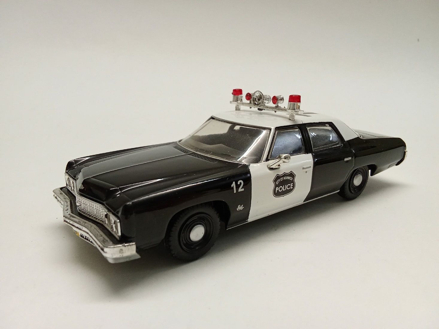 Полицейские машины модель авто 1:43 Chevrolet Bel Air без коробки