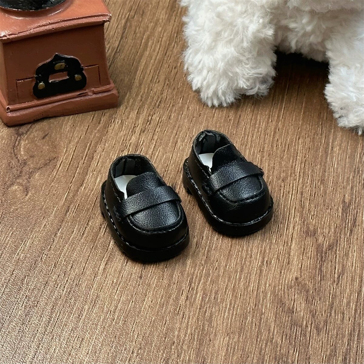 Маленькие кожаные туфли Labubu, 17 см, кукла Labubu, глухая коробка, кулон, кукольная обувь, можно стоять,
