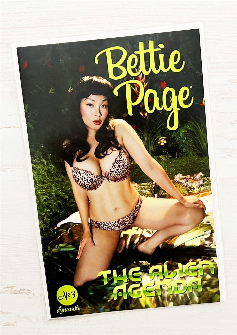 Bettie Page: Alien Agenda #3