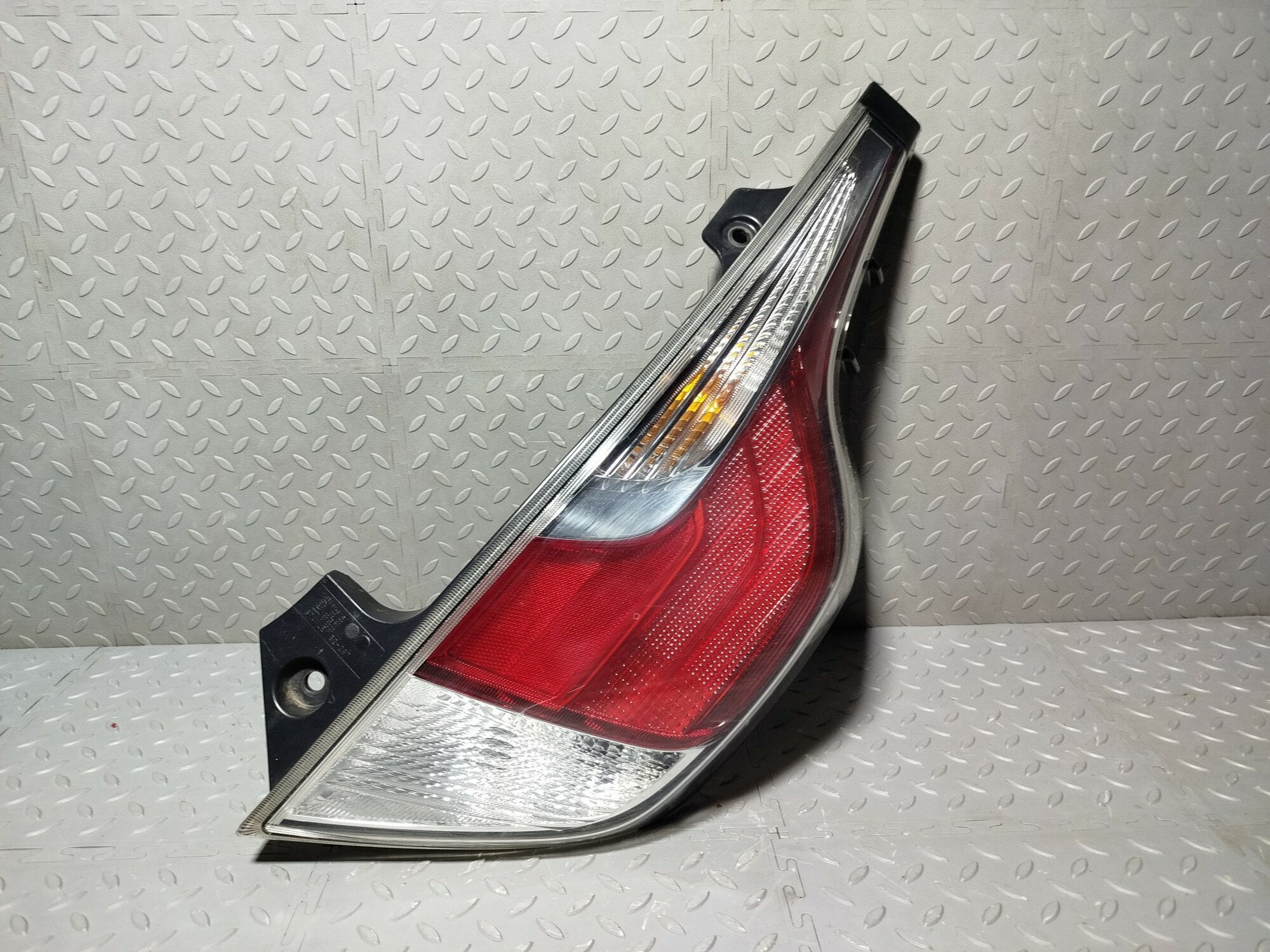 Фонарь TOYOTA правый 8155152D01 XA7848
