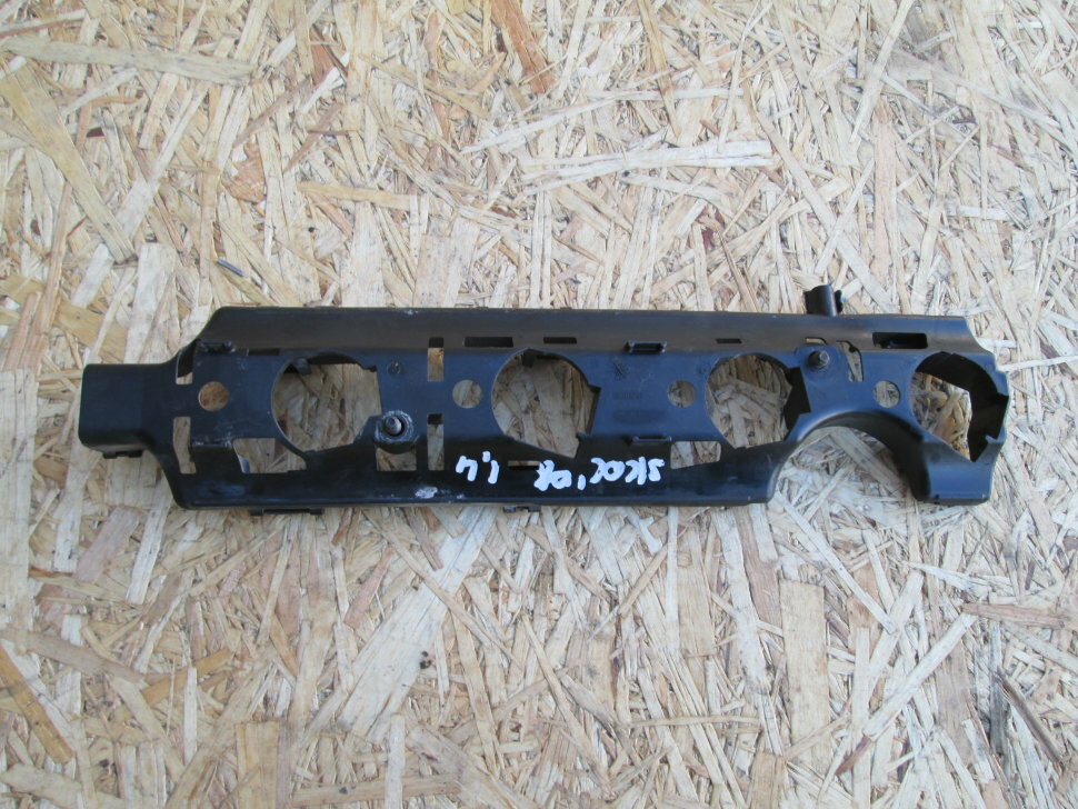 Кронштейн проводки форсунок 036971047B Audi, Seat, Skoda, VW б/у