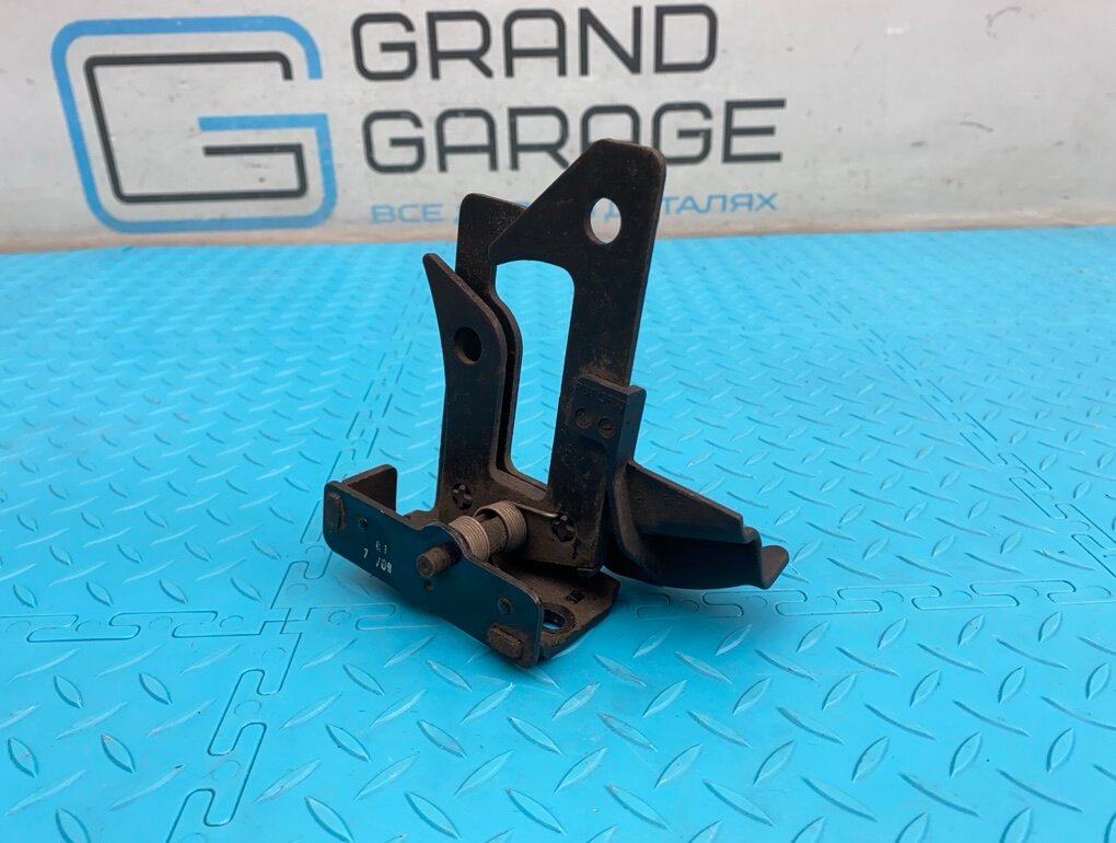Крюк капота Mercedes-Benz E-Class 2009 W212 651.924 2.2 OEM A2128800064