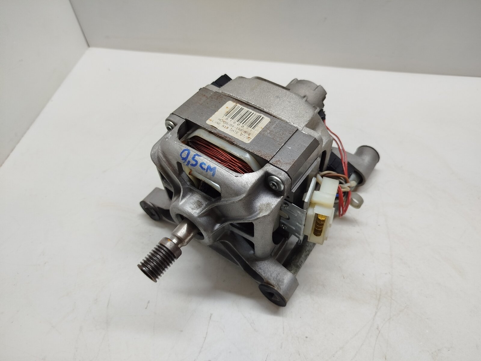 WFB1604 кт281 Двигатель 6 контактов стиральной машины Bosch WFB1604 б/у