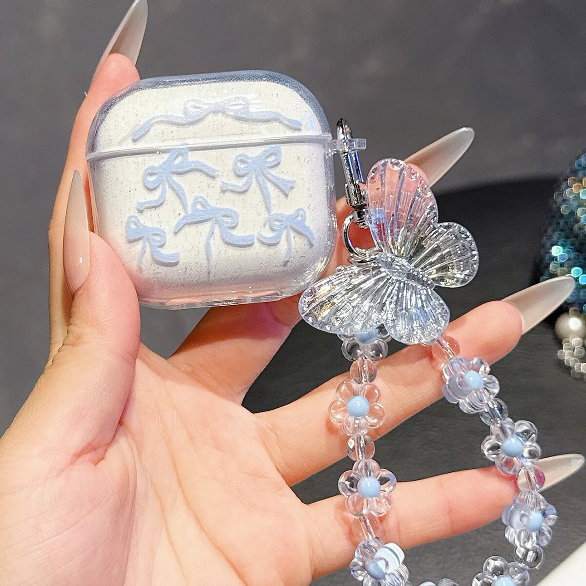 Чехол для AirPods Pro 2, синий, с бабочкой и цветами