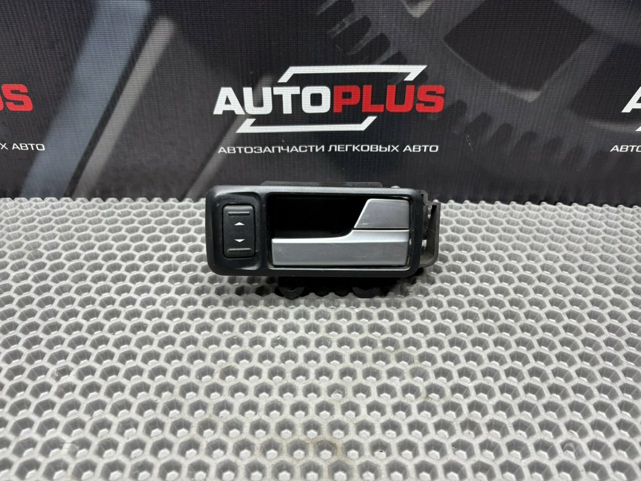 Внутренняя ручка двери Правый Задний Ford Focus 2007 (1.6 HXDB) Б/У с пробегом Арт. 3M51-R22600-BC
