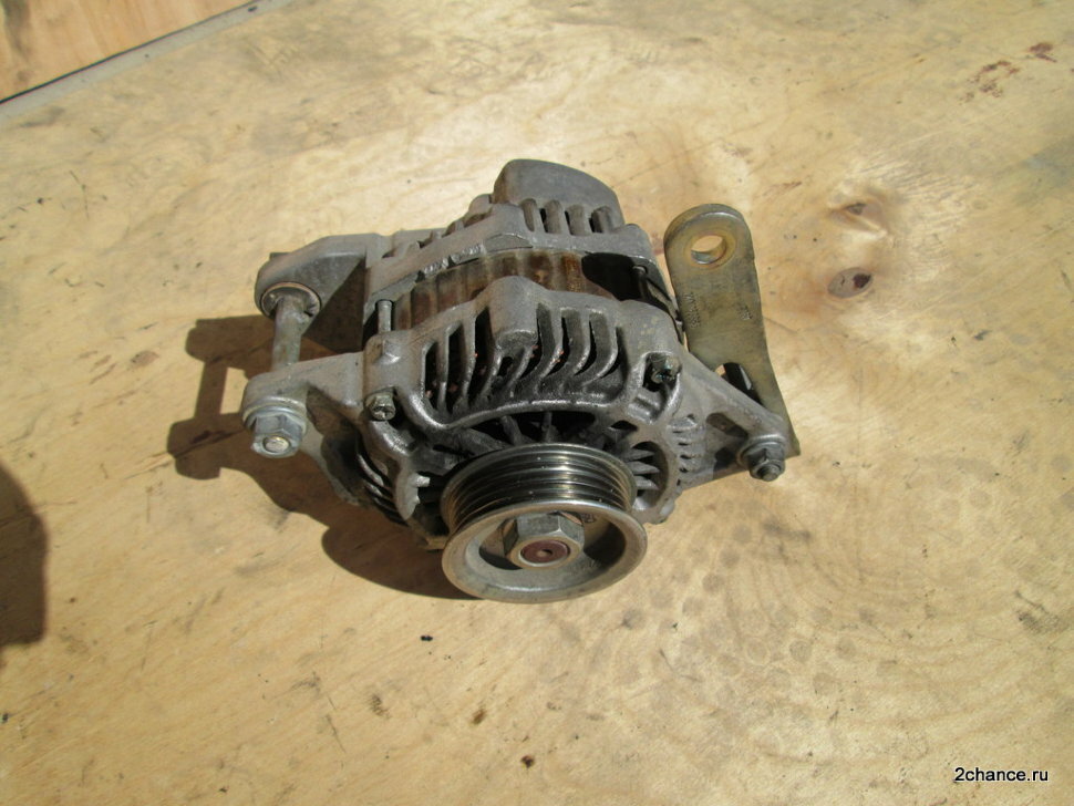 Генератор 1800A070 Mitsubishi Colt 2005-2012 б/у