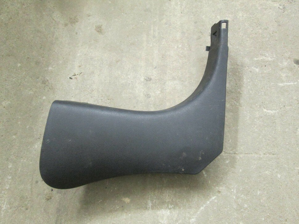 Накладка порога передняя правая 768360003R Renault Megane 3 2009>, Fluence 2010> б/у