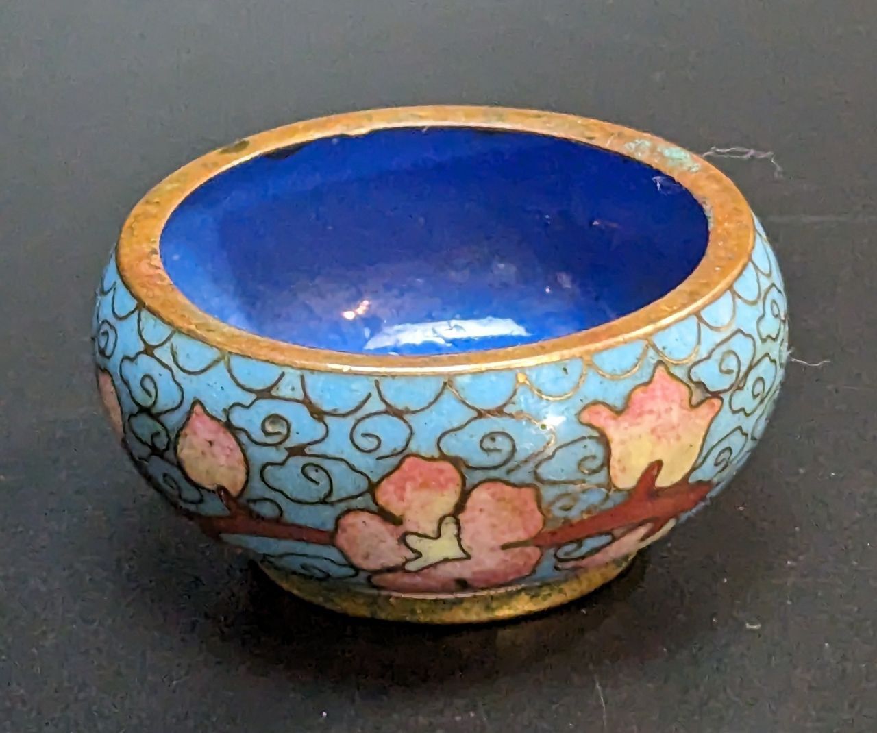 Солонка/мисочка Cloisonne, Тоамчжийский восточный орнамент, латунь, перегородчатые эмали. Китай 1915 г.